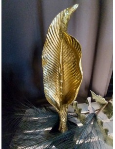 PIĘKNA DEKORACYJNA FIGURKA... 2